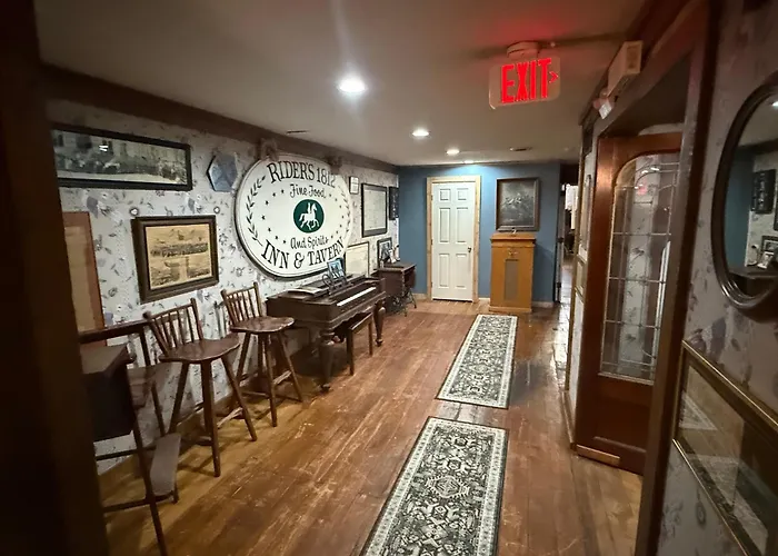Historic Rider'S Hostelry